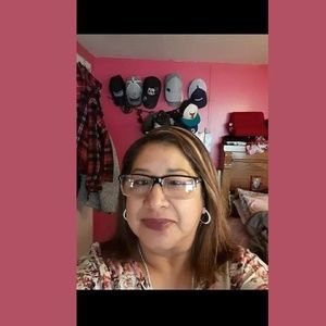 Meet your Posher, Edith